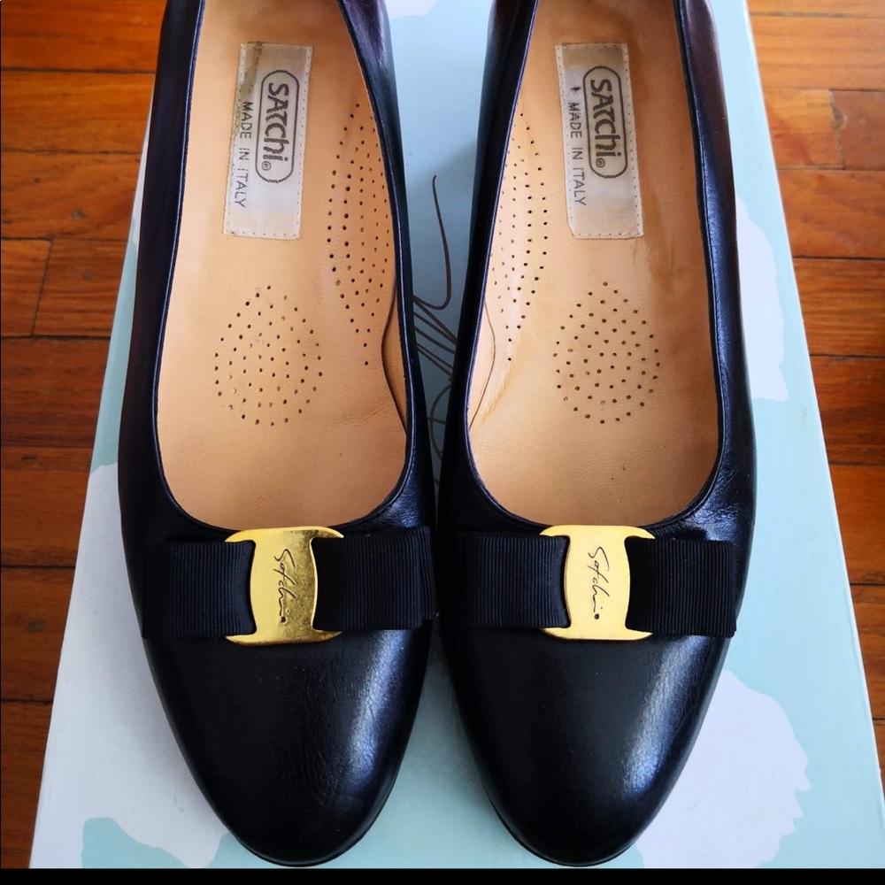 Vintage Satchi low heel pumps